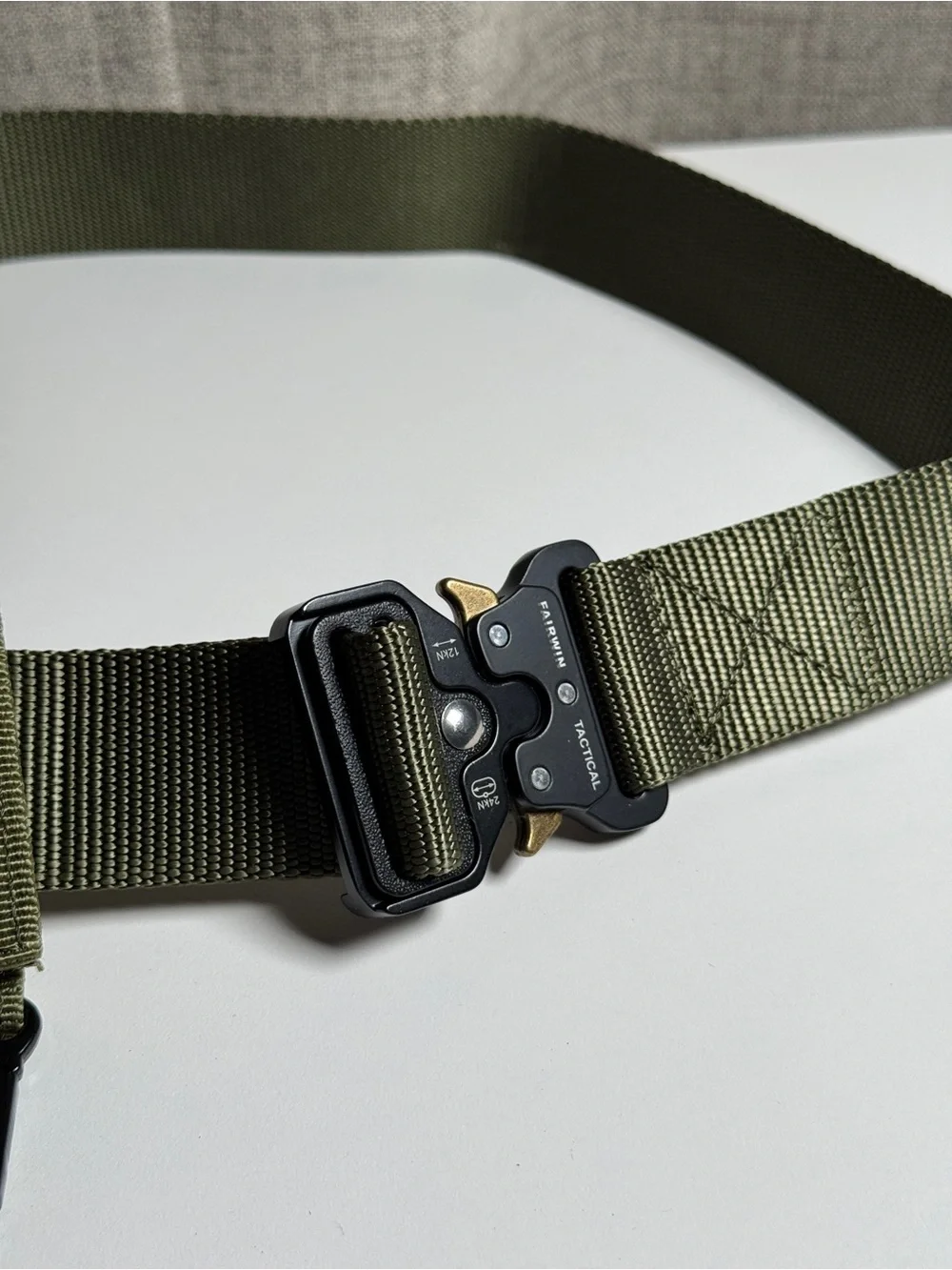 Fairwin Tactical Belt Olive Green Quick Release Buckle with Keychain - Picture 2 of 5